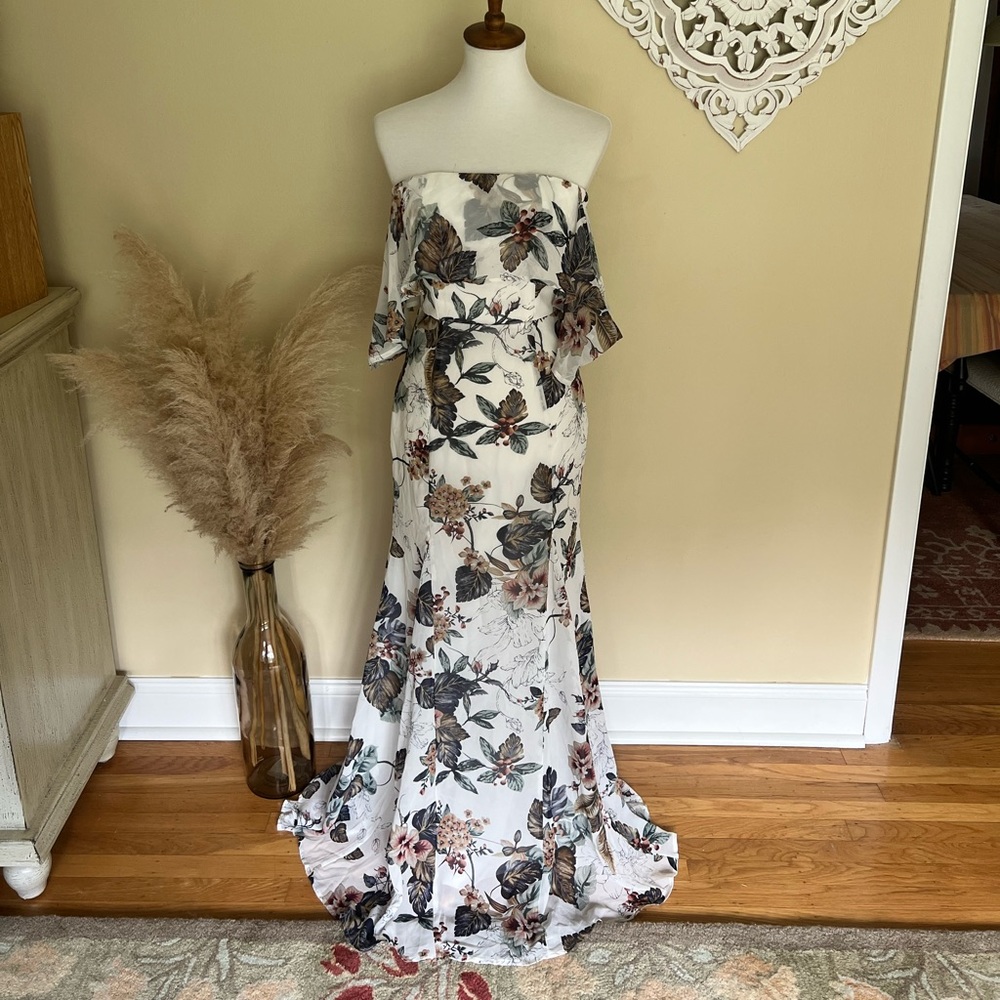 Gorgeous and flowy lulus chiffon floral dress